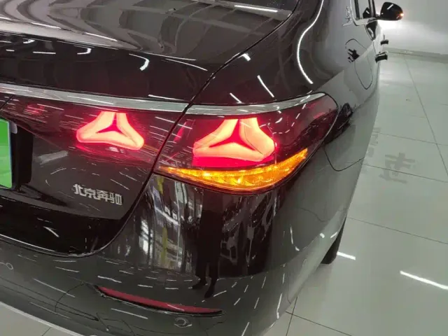 Mercedes-Benz E-Class — Фото автомобиля 7