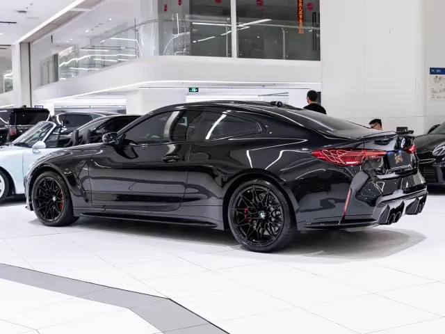 BMW M4 — Фото автомобиля 4