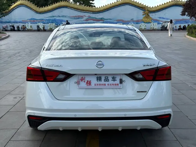 Nissan Teana — Фото автомобиля 16