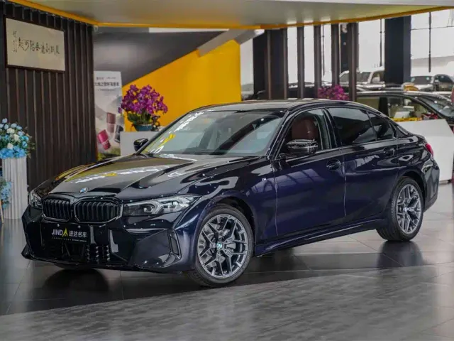 Фотография автомобиля — BMW 3 Series