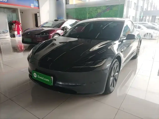 Фотография автомобиля — Tesla Model 3