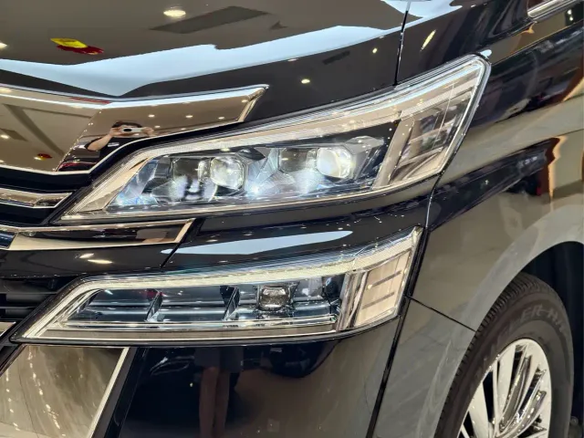 Toyota Vellfire — Фото автомобиля 22
