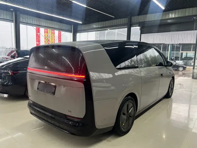 Li Auto MEGA — Фото автомобиля 9