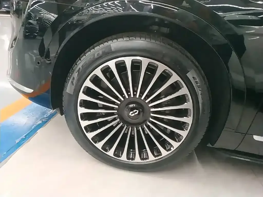 AITO Wenjie AITO M9 2025 Extended Range Ultra 52kWh 5-Seater — Фото автомобиля 22
