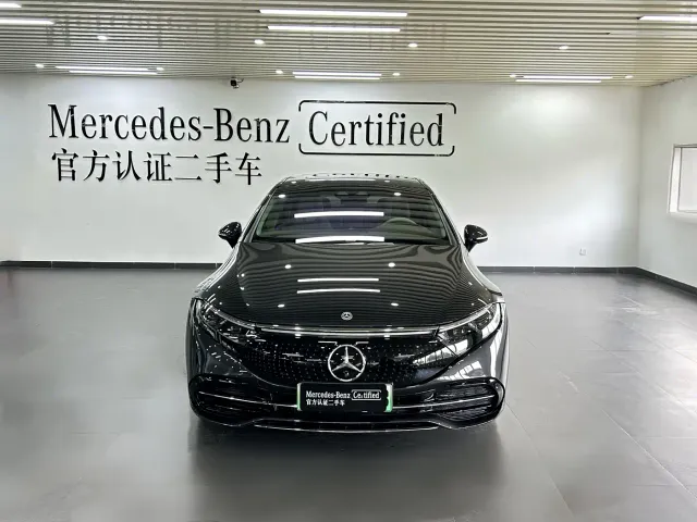 Фотография автомобиля — Mercedes-Benz EQS