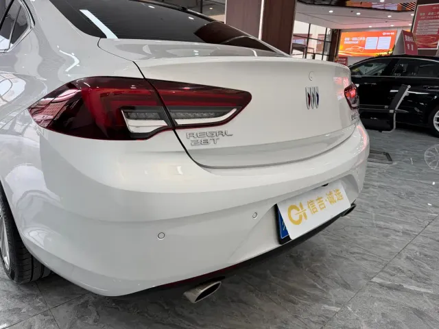 Buick Regal — Фото автомобиля 4