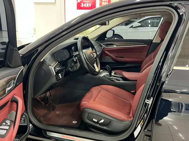 BMW 5 Series — Фото автомобиля 5