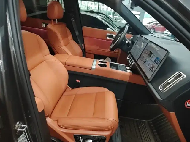 Li Auto L7 — Фото автомобиля 24