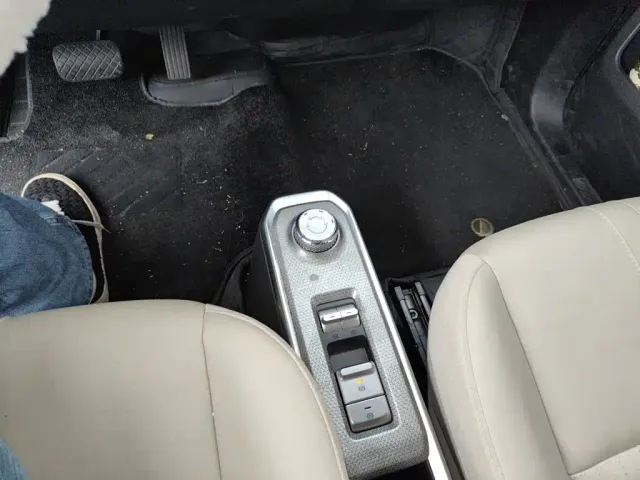 Baojun Yep — Фото автомобиля 10