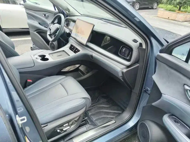 BYD Hai Shi 07 DM-i — Фото автомобиля 12