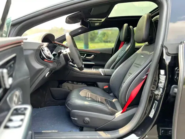 Mercedes-Benz EQE AMG — Фото автомобиля 4