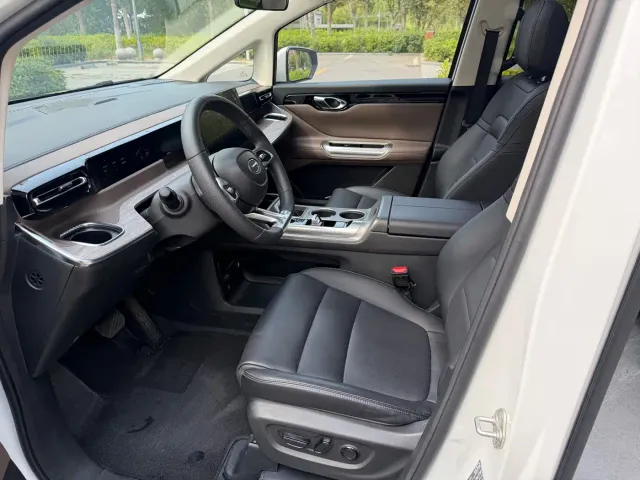 GAC Trumpchi E8 — Фото автомобиля 7