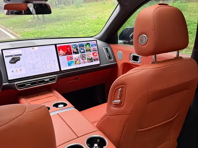 Li Auto L8 — Фото автомобиля 12