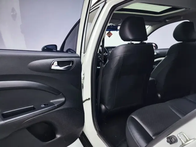 Kia KX1 — Фото автомобиля 9