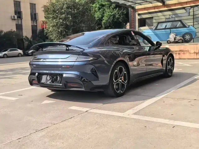 Xiaomi SU7 — Фото автомобиля 19