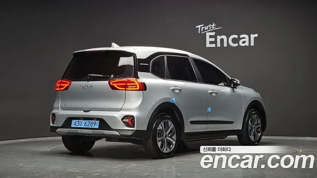 Kia Niro — Фото автомобиля 2