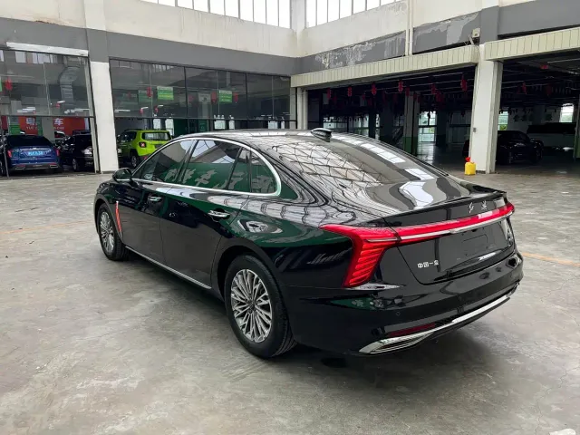 Hongqi H5 — Фото автомобиля 10