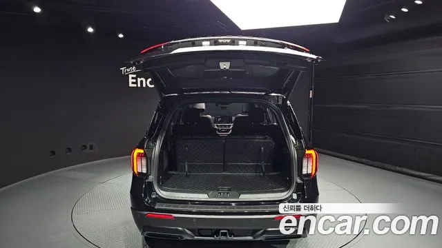 Ford Explorer — Фото автомобиля 20