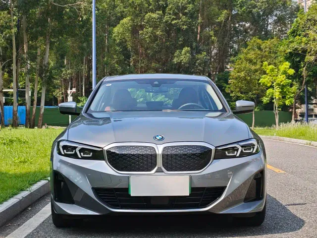 BMW BMW i3 2025 eDrive 35 L — Фото автомобиля 2