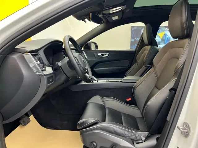 Volvo XC60 — Фото автомобиля 25
