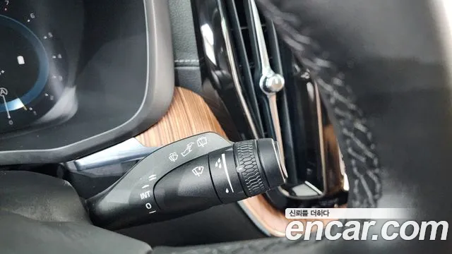 Вольво XC60 — Фото автомобиля 18