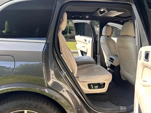 Li Auto L8 — Фото автомобиля 9