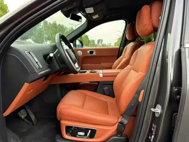 Li Auto L8 — Фото автомобиля 4