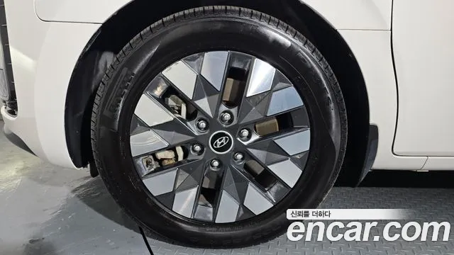 Hyundai Staria Staria 4WD Lounge 9 мест — Фото автомобиля 5