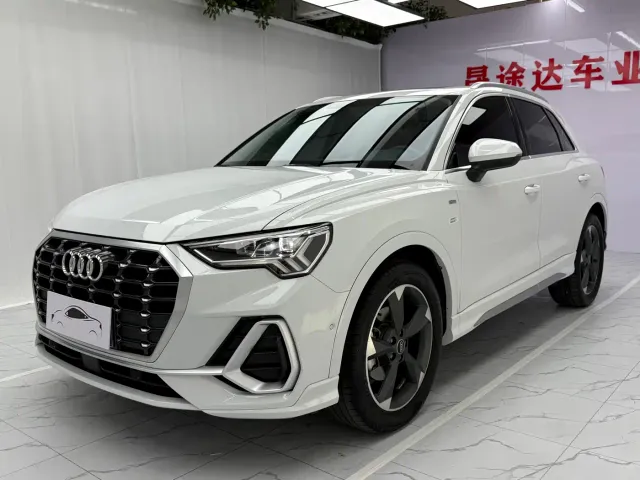 Фотография автомобиля — Audi Q3