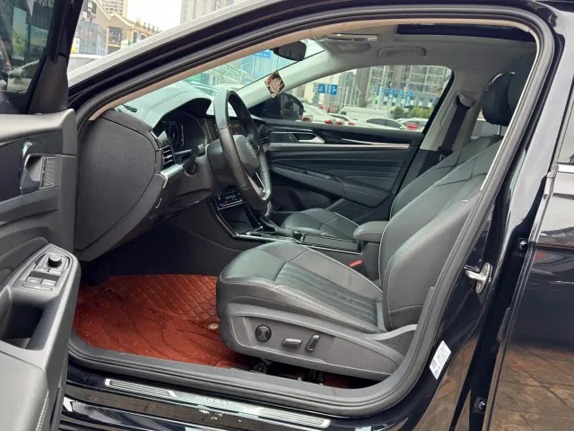 Volkswagen Passat — Фото автомобиля 8