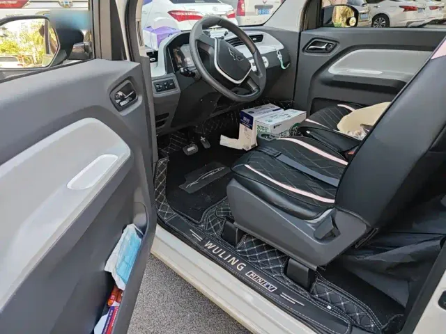 Wuling Hongguang Mini EV — Фото автомобиля 12