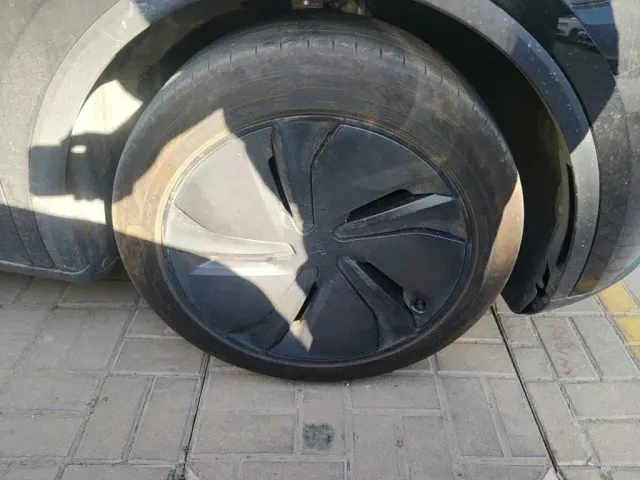 Tesla Model Y — Фото автомобиля 24
