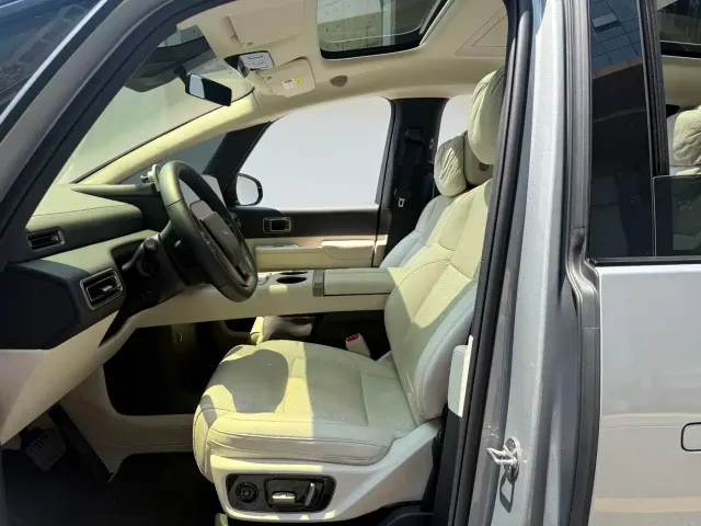 Li Auto MEGA — Фото автомобиля 10