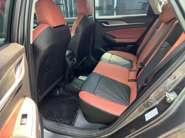 Changan Eado — Фото автомобиля 7