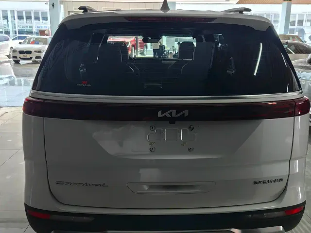 Kia Carnival 2021 2.0T Luxury Tech Edition — Фото автомобиля 5