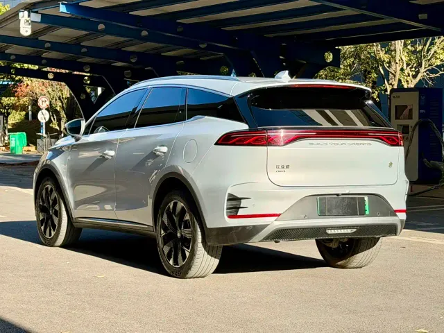 BYD Tang — Фото автомобиля 12