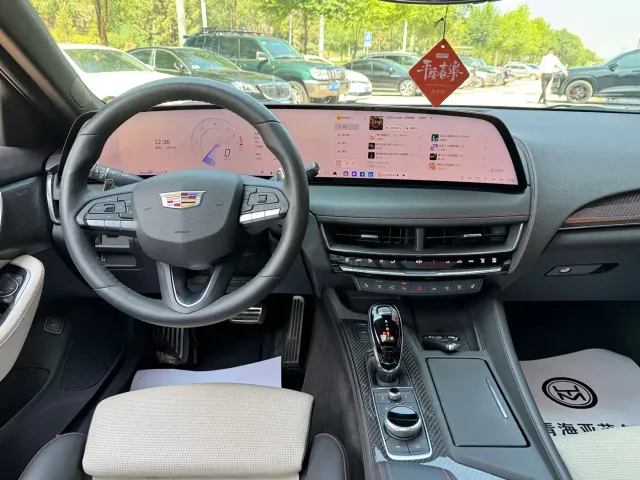 Cadillac CT5 — Фото автомобиля 14