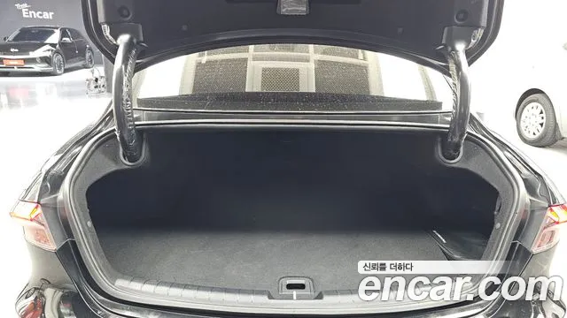 Hyundai Grandeur New — Фото автомобиля 26