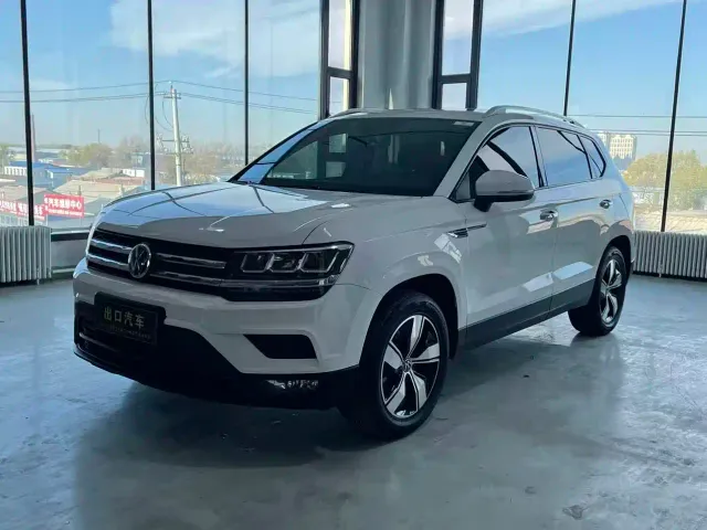 Фотография автомобиля — Volkswagen Tharu