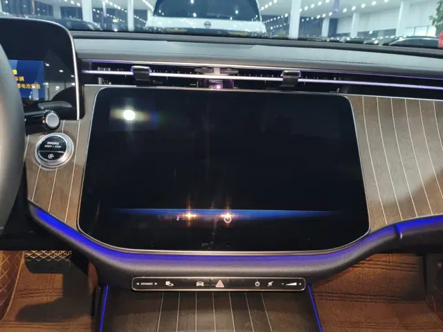 Mercedes-Benz E-Class — Фото автомобиля 10