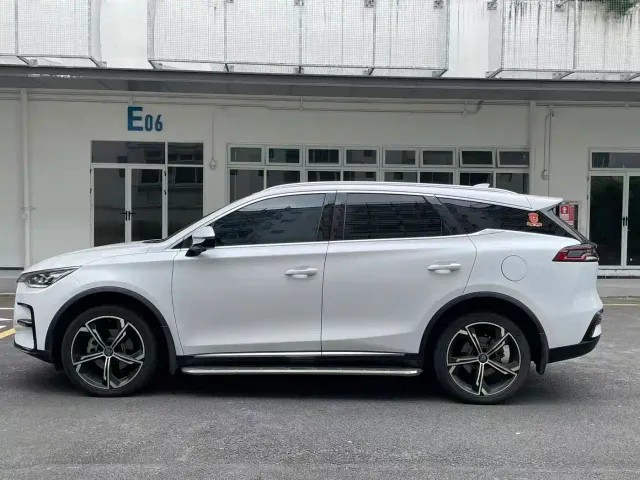 BYD Tang — Фото автомобиля 4