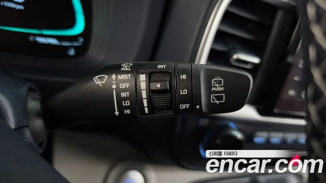 Hyundai Venue — Фото автомобиля 25