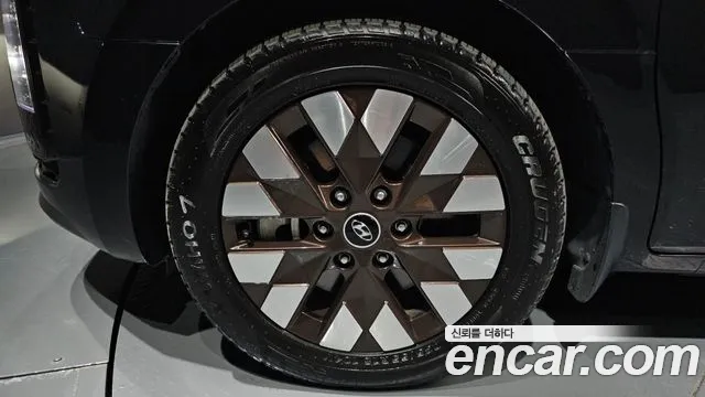 Hyundai Staria Staria 4WD Lounge 9 мест — Фото автомобиля 5