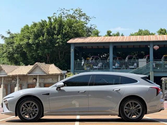Hozon Nezha S Shooting Brake — Фото автомобиля 3