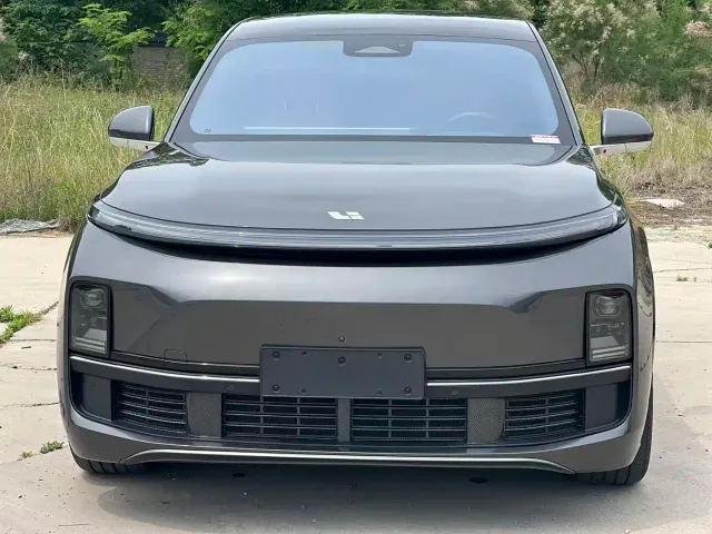 Li Auto L8 — Фото автомобиля 3