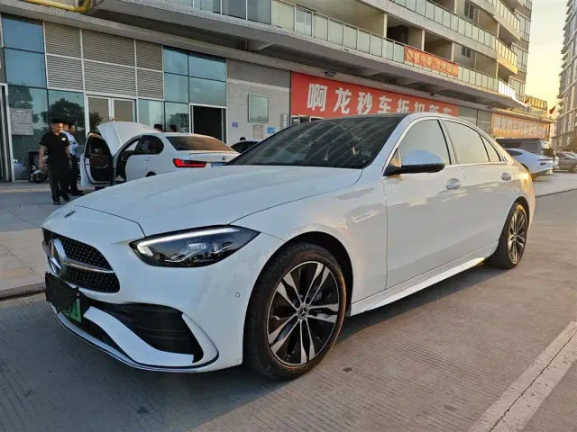 Фотография автомобиля — Mercedes-Benz C-Class