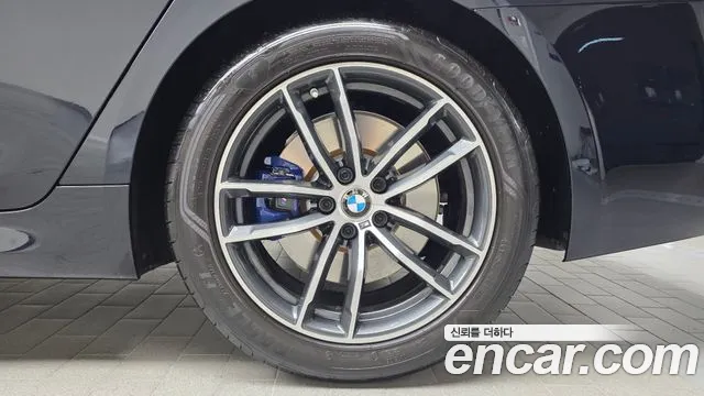 BMW 5 Series G30 — Фото автомобиля 6