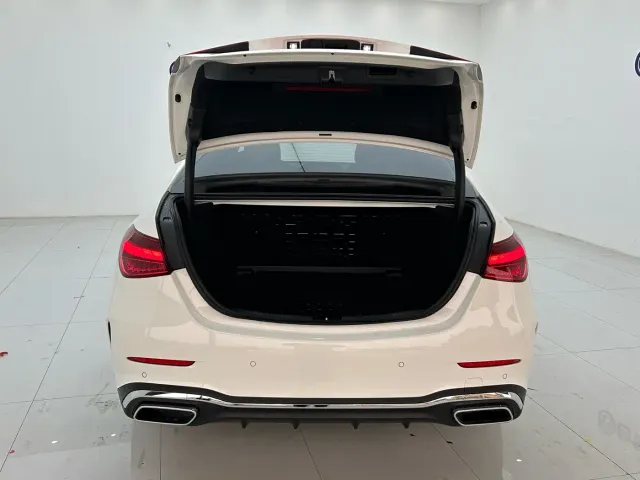 Mercedes-Benz C-Class — Фото автомобиля 18