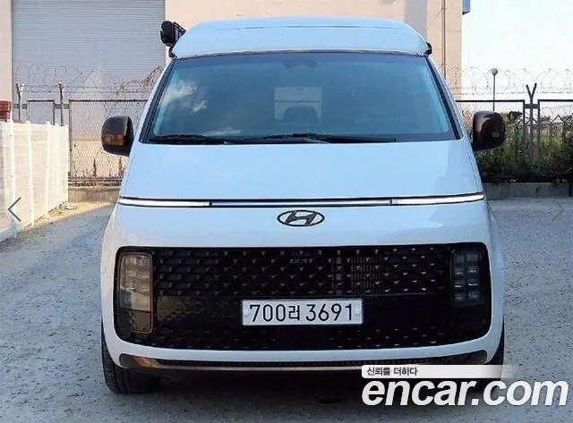 Фотография автомобиля — Hyundai Staria