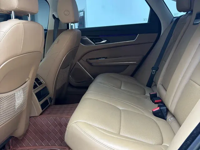 Jaguar XFL — Фото автомобиля 6
